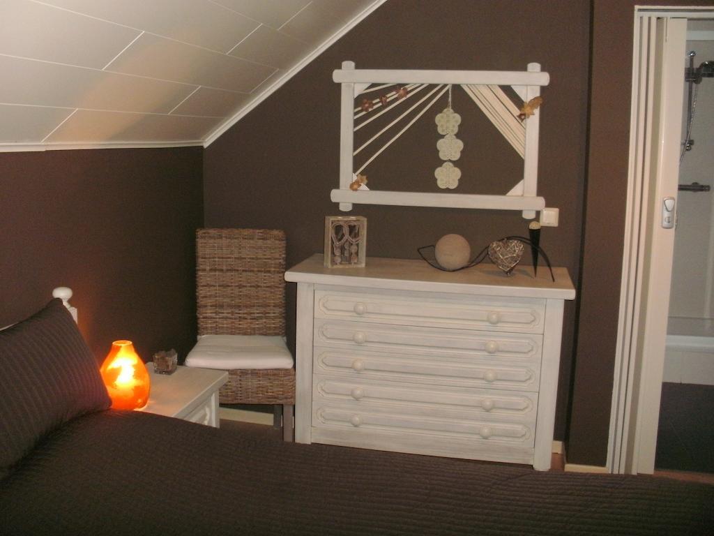 Gite Du Vieux Pommier Herbeumont Zimmer foto