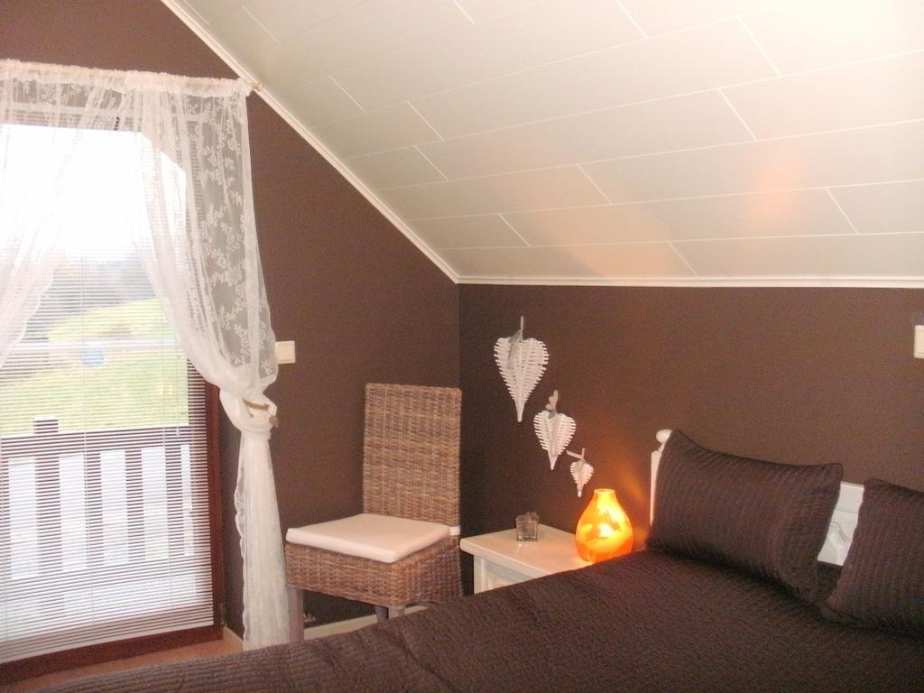 Gite Du Vieux Pommier Herbeumont Zimmer foto